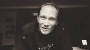 В.Маяковский / " Вам... "