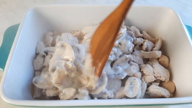 Куриное филе с грибами по-французски в духовке! Очень нежное и сочное блюдо со сливочным вкусом!
