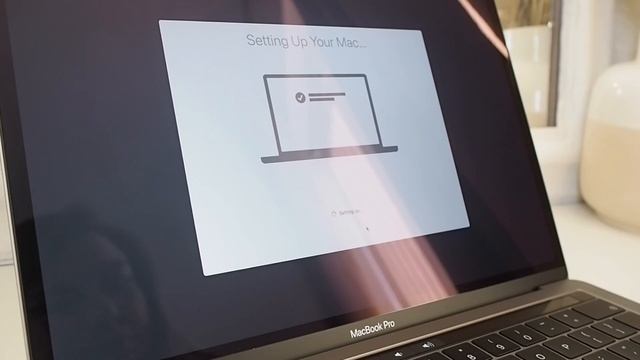 MacBook Pro 13" Space Grey Unboxing & First Impressions! | Carrie Pendle смотреть онлайн