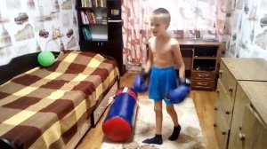 Бьём боксёрскую грушу