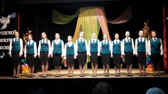 Песню о героях наших дней исполняют медики- студенты. Авторы: И.Носова и О. Малышева. Плачу, слушая смотреть онлайн