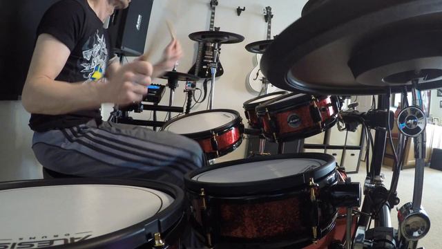Quiet Riot -Cum On Feel The Noize (Drum Cover) HD 4K Ultra смотреть онлайн