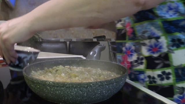 ВЛОГ Картофельные котлеты с грибным соусом / Посылка из Твери и письмо из Питера 8.01.2018