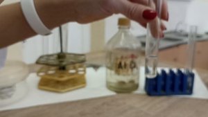 химическая реакция хлорида алюминия и гидроксида натрия