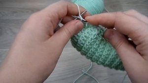 Красивый узор вертикальные дорожки. Вязание спицами.