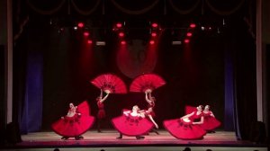 Красивый танец с веерами. Эстрадный танец