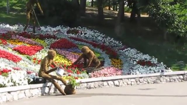 Озеленители за работой смотреть онлайн