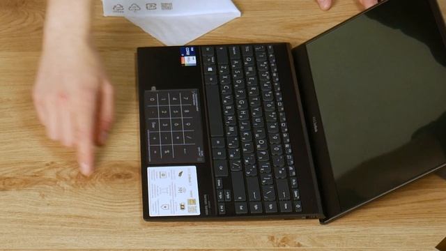 Распаковка ноутбука ASUS ZenBook 13 OLED UX325EA смотреть онлайн