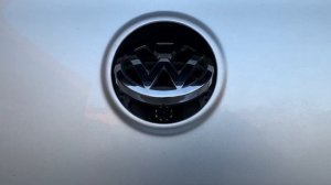 Камера заднего вида с подсветкой в значке vw passat b6