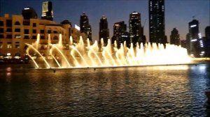 Поющие фонтаны  Арабские Эмираты  Дубай Молл