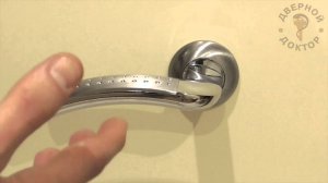 Как снять ручку с двери