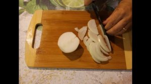 салат с фунчозой и грибами