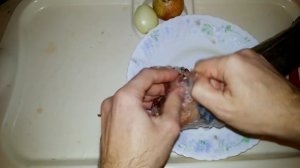 Как снять шкуру с рыбы, целиком и сразу