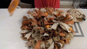 Deco Mesh fall wreath/Deco mesh wreath made on a UITC Large Flower board/fall wreath tutorial