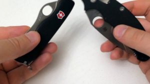 Нож Victorinox Sentinel One Hand Wavy Edge