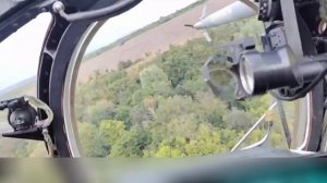 МИ-24 и СУ-25 ВС РФ в зоне СВО , делят тесное пространство в небе .