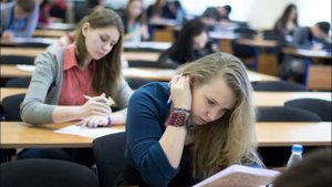 Уходить после 9 класса или остаться до 11 класса ????