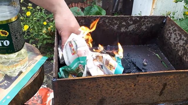 Как легко разжечь угли в мангале без рожига!