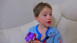 ПОЛУЧИЛА много ДВОЕК! Света и Богдан ОБМАНУЛИ маму?
