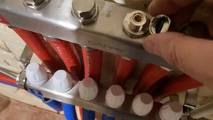 Почему при коллекторной (лучевой) системе отопления у меня не грели часть радиаторов (батарей)