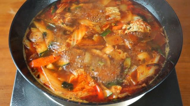Hot Spicy noodle soup with Pork belly ::: Jjamppong Ramen with Pork belly :: Korean Food смотреть онлайн