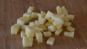 Салат с кальмаром, яйцом и зеленым луком