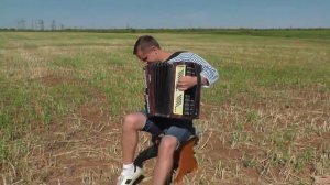 КОМБАЙНЁРЫ В ВОЛГОГРАДСКИХ СТЕПЯХ) Игорь Растеряев (Кавер на баяне)