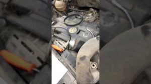 Тигуан 2012 года 1,4 шум из под капота,который пропадает при нажатии на сцепление и газ.