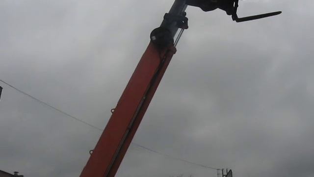 Демонстрация работы телескопического погрузчика  Manitou 1435HSLT