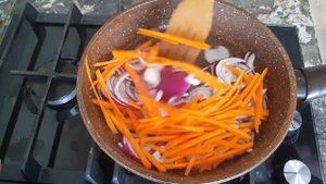 Как приготовить яичную лапшу с овощами///Ужин за 10 минут! Быстро! Вкусно! Сытно!