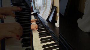 Ори и слепой лес на фортепиано