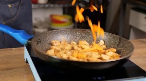 Вкусная Картошка с курицей и грибами на сковороде ПРОСТО И БЫСТРО | картопля з куркою та грибами