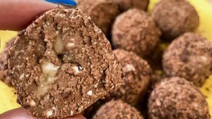 Шоколадные творожные конфеты с бананом  Рецепт приготування в описах