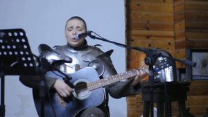 Оруженосец (Ты не плачь обо мне мой верный оруженосец...)