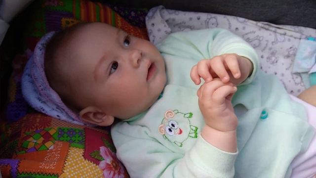 Наша Сонечка - солнышко, которое смеется смотреть онлайн