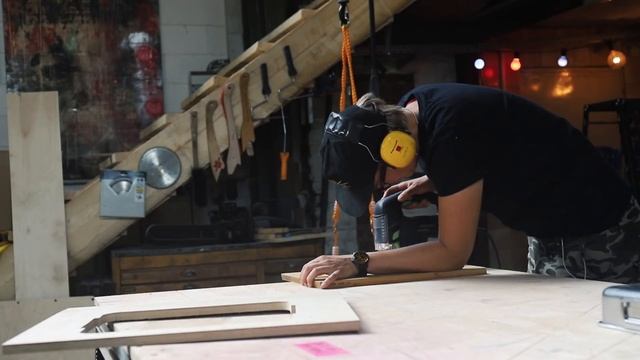 Camper Van Conversion EP.4 - Foldable Sink and Water смотреть онлайн