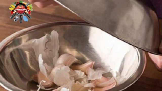 Как почистить чеснок, даже не прикасаясь к нему: хозяйкам на заметку! смотреть онлайн