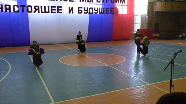 Спортивный праздник 2017 Выступление гимнасток колледжа (фрагмент) смотреть онлайн