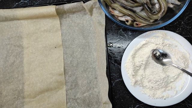 Съедается как семечки!!! Мойва в духовке! Пальчики оближешь!!! смотреть онлайн