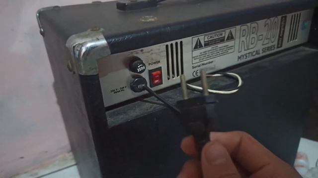 Review Bass Amplifier Russel RB 20 Mystical Series 20 watt 8 inch