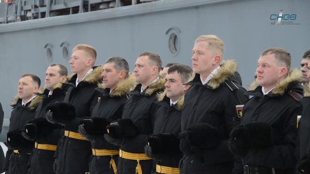Подъём Андреевского флага на корабле ПМО "Иван Антонов"