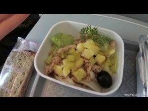 Чем кормят в самолете? Аэрофлот питание что входит? Развлечения и еда в самолете