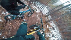 Sketchy Snowriding on the Enduro ft. Synergy | Luis Gerstner - *subtitled*