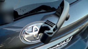 Toyota Yaris Scheibenwischer Wischer hinten Heckwischer Wischblatt wechseln ersetzen ausbauen