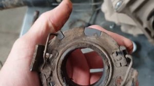 Выжимной подшипник тойота. Загудел