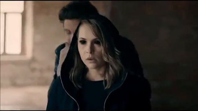 Смешной момент из сериала "Выжить после" смотреть онлайн