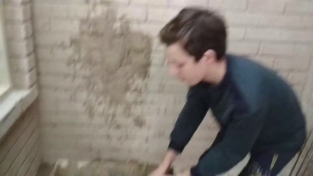 Штукатурка. Техника набрасывания раствора на стену. смотреть онлайн