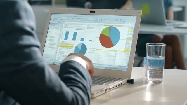 ПОЧЕМУ У ТЕБЯ НЕТ ДЕНЕГ? 10 идей заработать в интернете в 2020 году. смотреть онлайн