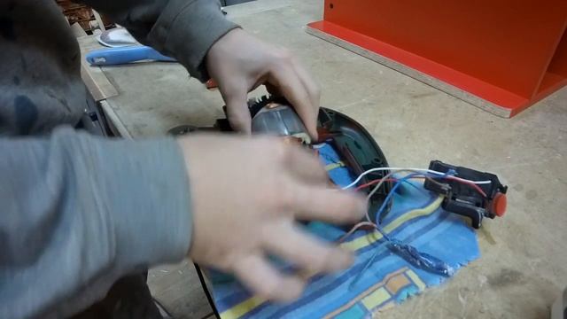 Лобзиковый станок своими руками! Простой вариант. (часть 1/2)