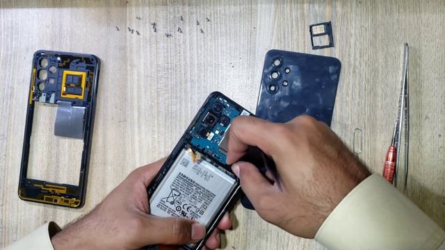 Samsung Galaxy A32 5G Battery Replacement |FULL GUIDE| смотреть онлайн